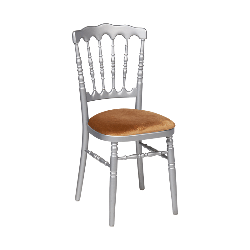 Chaise Napoléon argentée en bois avec galette dorée