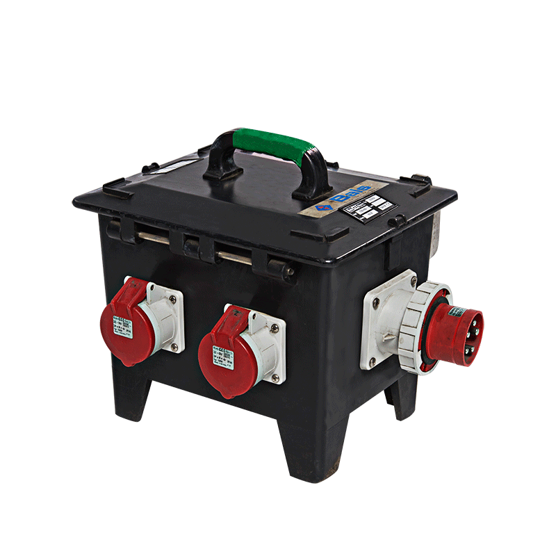 Eclateur 32 A rouge en 1 x 32 - 2 x 16 - 4 x 220 V