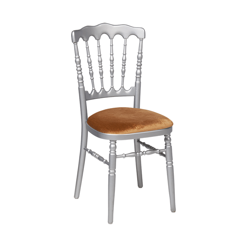 Chaise Napoléon argentée en bois avec galette dorée