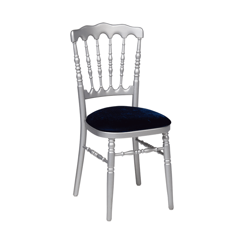 Chaise Napoléon argentée en bois avec galette velours bleue