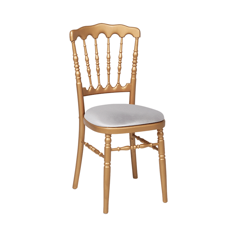 Chaise Napoléon dorée en bois avec galette gris argentée