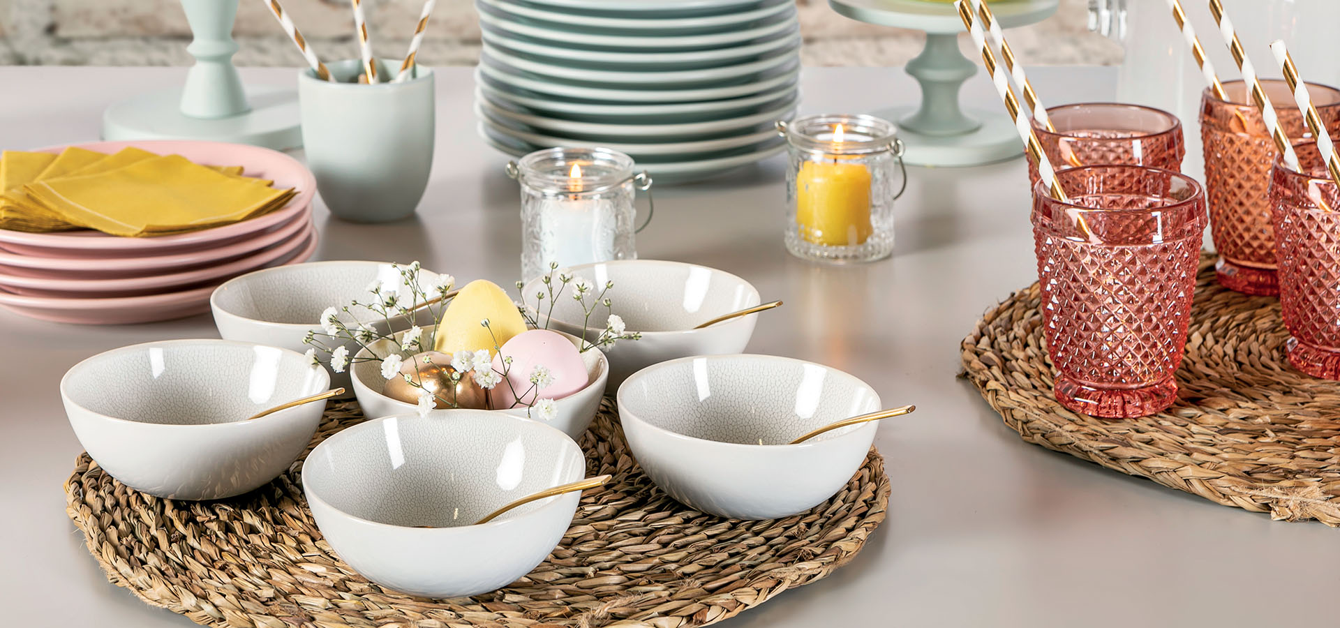 Banquet de Pâques : raffinement et confort grâce à la location de vaisselle